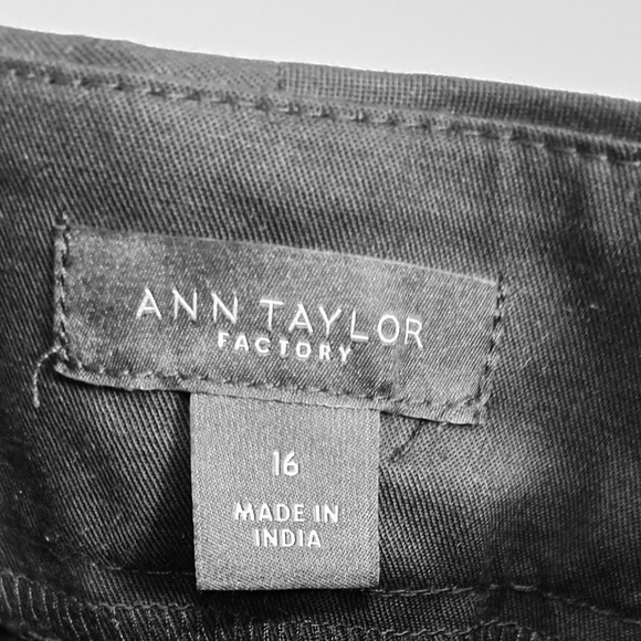 Ann Taylor Factory Navy Slim Wide Cropped Leg with Goldtone  Buttons Sz 16 Pants - Picture 7 of 10